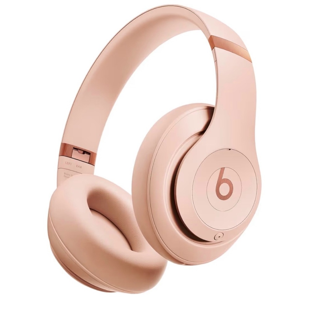 Beats Studio Pro x Kim